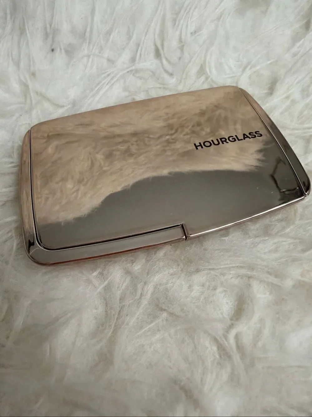Hourglass vanish airbrush